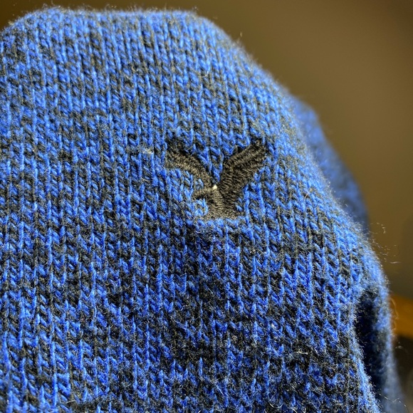 Two sweaters - Picture 4 of 4